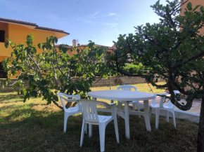 Private apartment with garden Cannigione